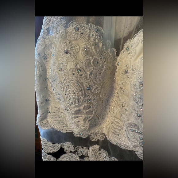 Elegant Lace Black and White Dress - Picture 2 of 6